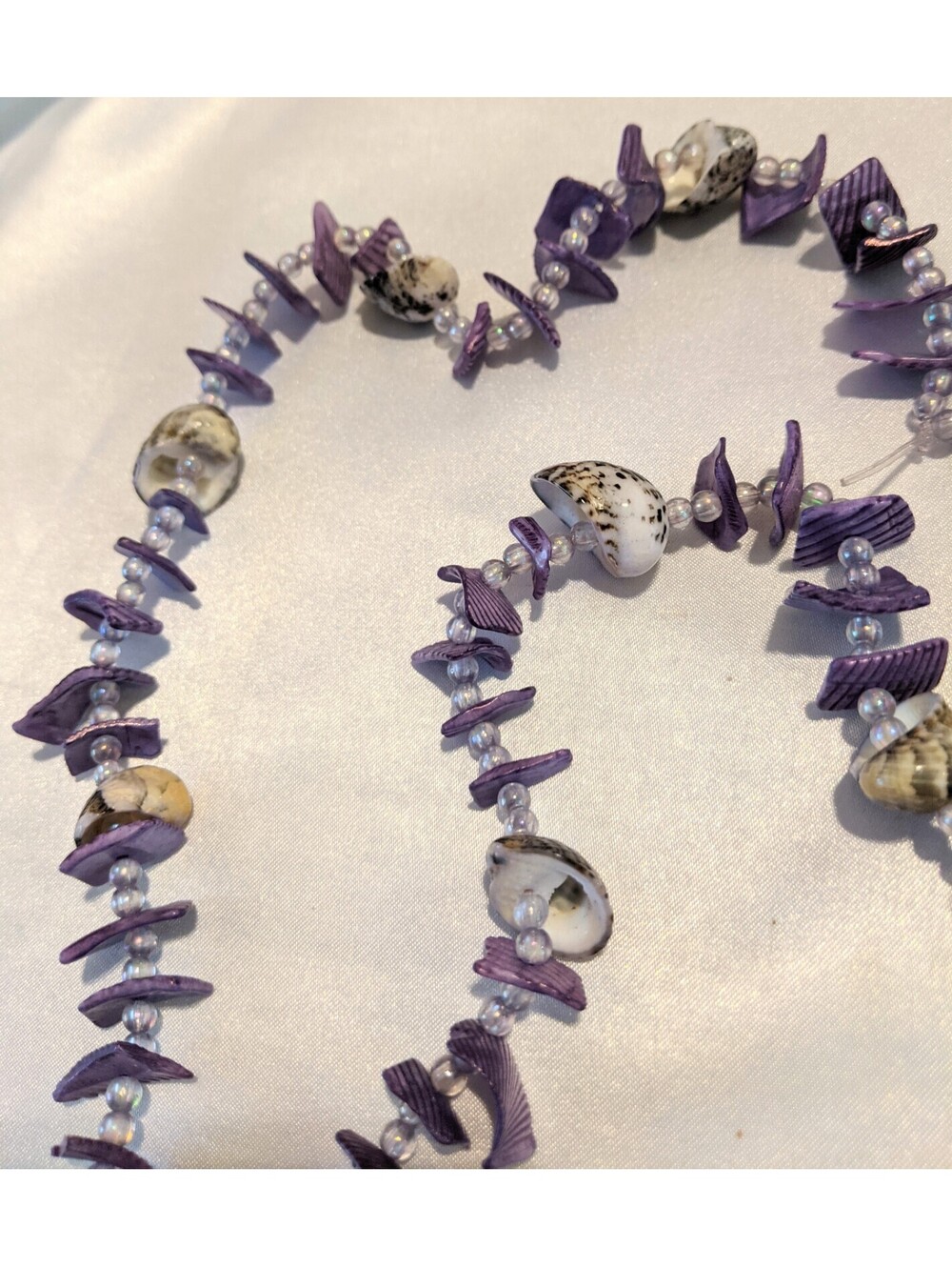 Vintage SeaShells & Purple Shell Pieces Beaded Chunky Statement Necklace 26" EUC - Picture 4 of 8